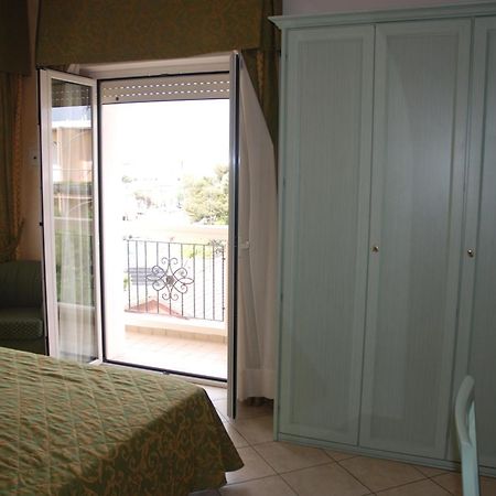 Hotel Residence Veliero ริชโชเน ภายนอก รูปภาพ