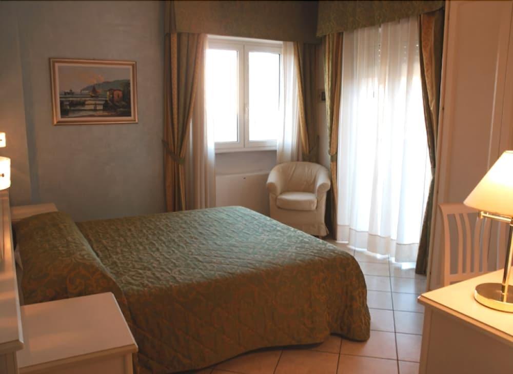 Hotel Residence Veliero ริชโชเน ภายนอก รูปภาพ