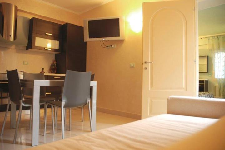 Hotel Residence Veliero ริชโชเน ภายนอก รูปภาพ